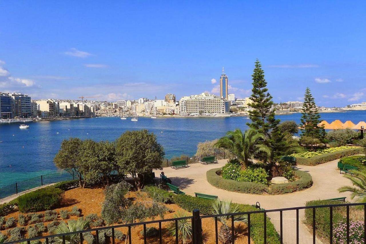 Luxury Apt W/ Side Seaviews And Pool, Top Location Sliema Bagian luar foto